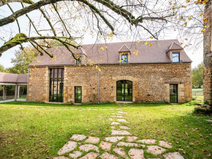 Maison avec fenêtre et porte aluminium vitrée Sarlat-la-Canéda