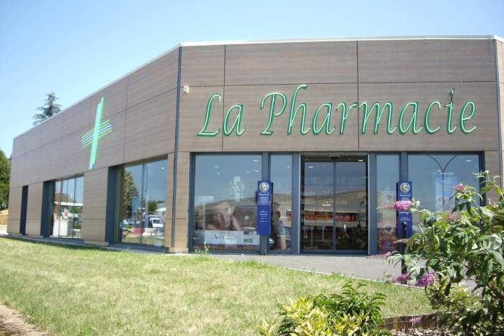 façade vitrée et porte aluminium salignac eyvigues