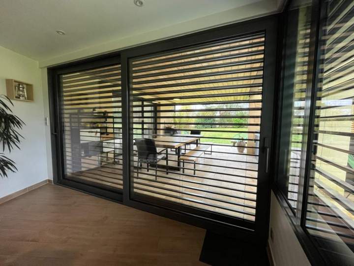 BAIE VITREE ET BRISE SOLEIL ST GENIES
