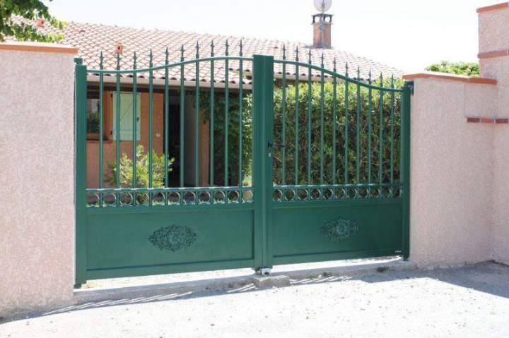 Portail vert grille haut Sarlat-la-Canéda