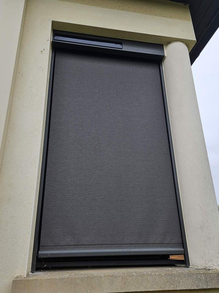 store toile avec coffre 